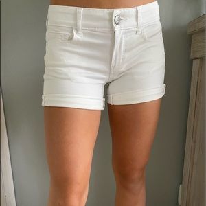 American Eagle White Super Stretch Shorts!